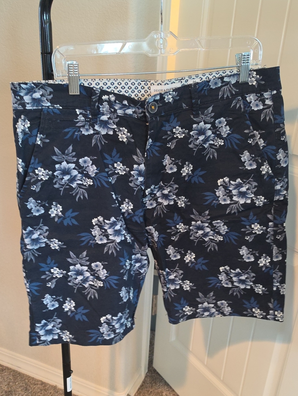 Denim & Flower Men’s Navy Floral Flat Front Shorts